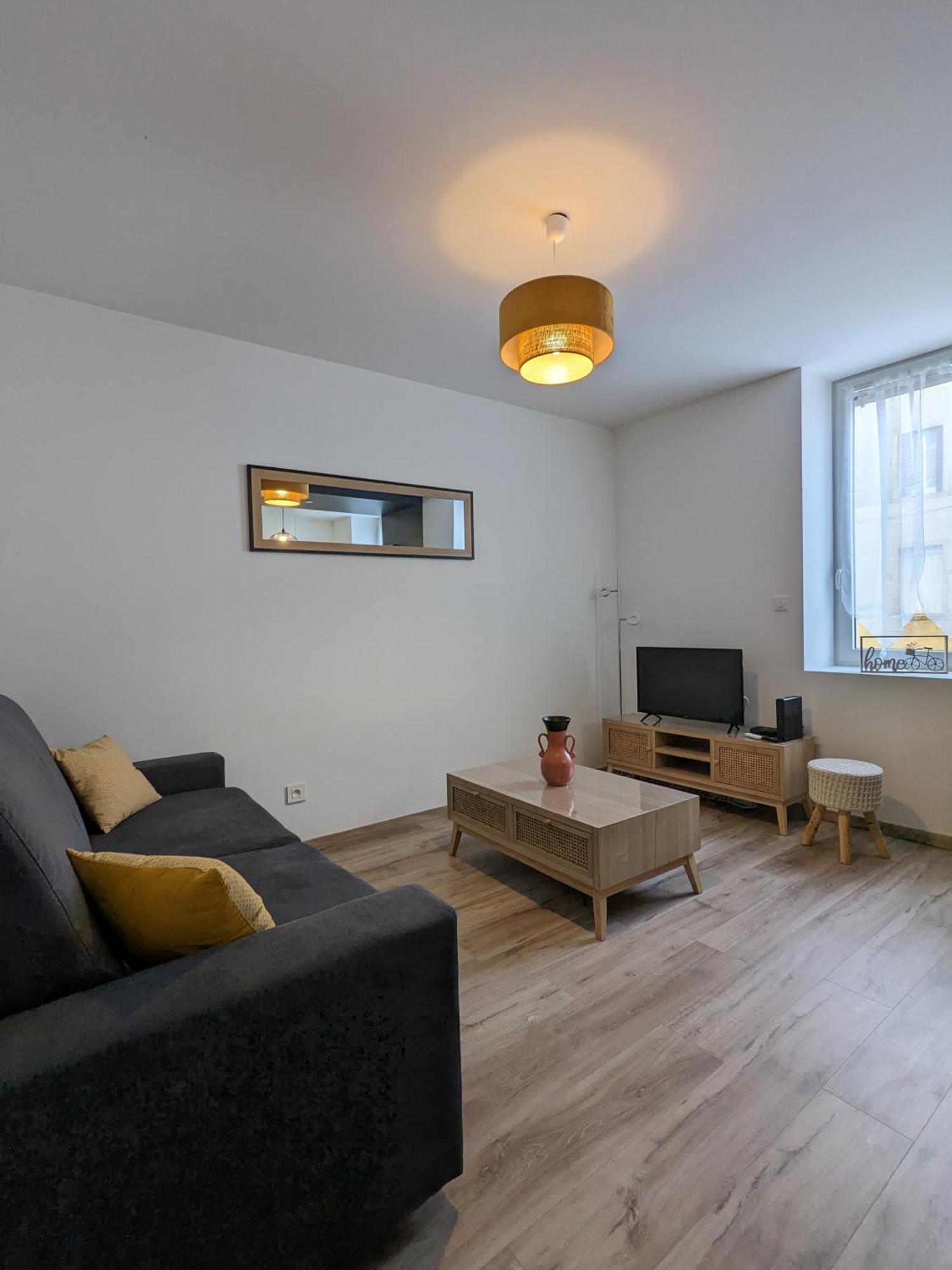 Douceur Roannaise Apartment Roanne Exterior photo